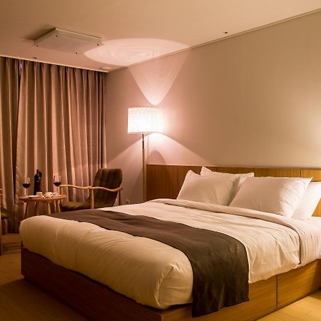 Hotel Logenir Gimcheon Стая снимка