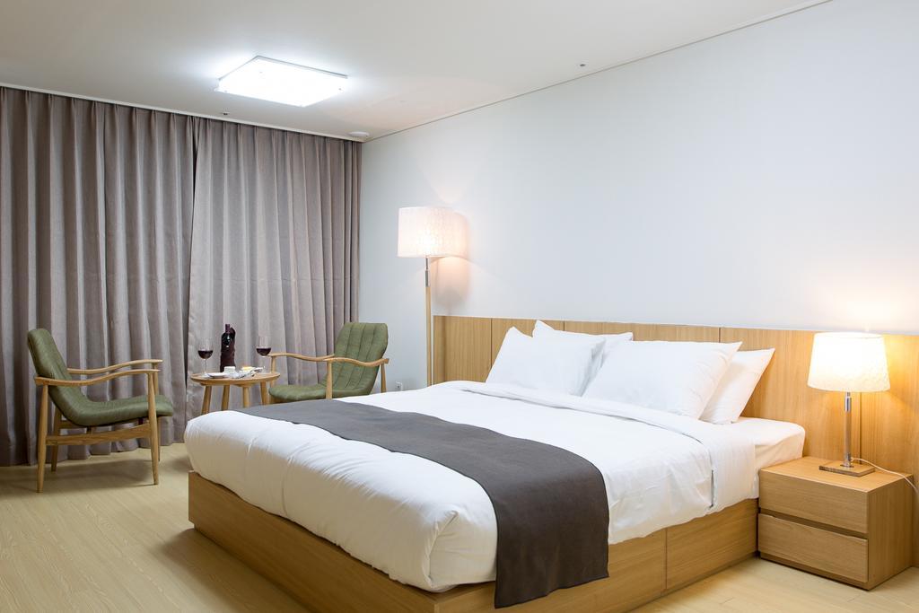 Hotel Logenir Gimcheon Стая снимка